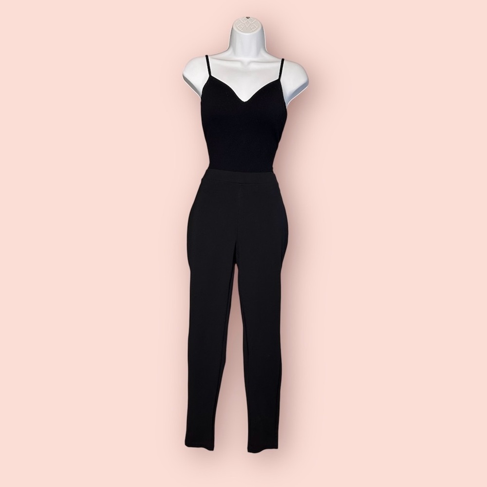 Chicos black slim leg pull on stretchy pants classic comfort form fit workwear